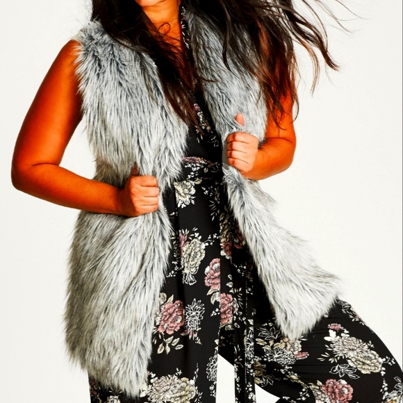 City Chic Jackets & Blazers - City Chic- Fur Feeling Cardi- Size XL